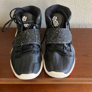Men’s Kyrie basketball shoes